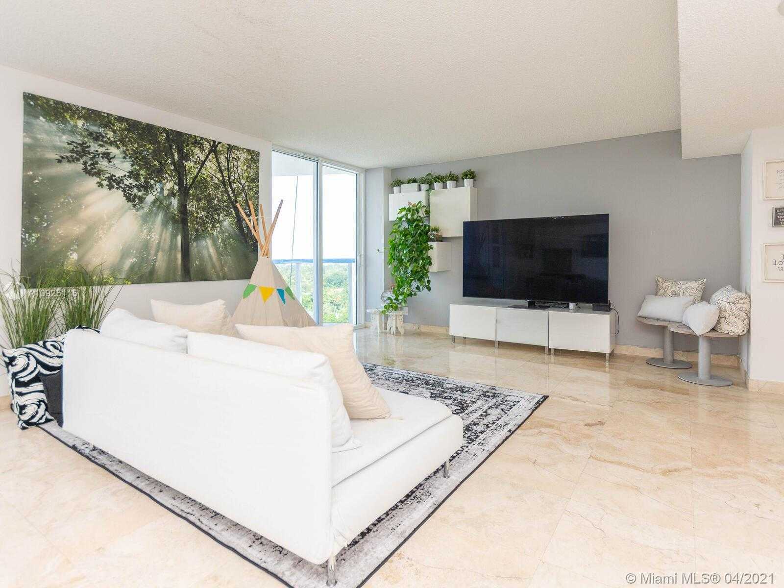 Small Image of 2401 COLLINS AVE #1508, Miami Beach Number 12