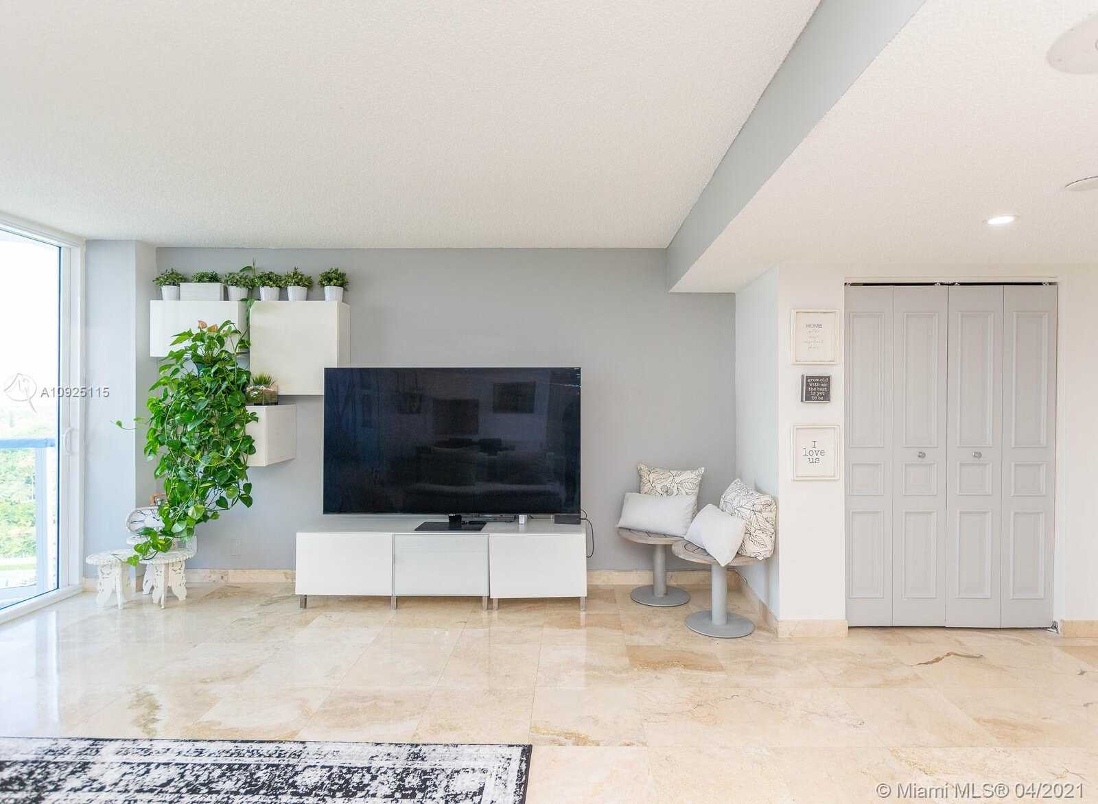 Small Image of 2401 COLLINS AVE #1508, Miami Beach Number 14