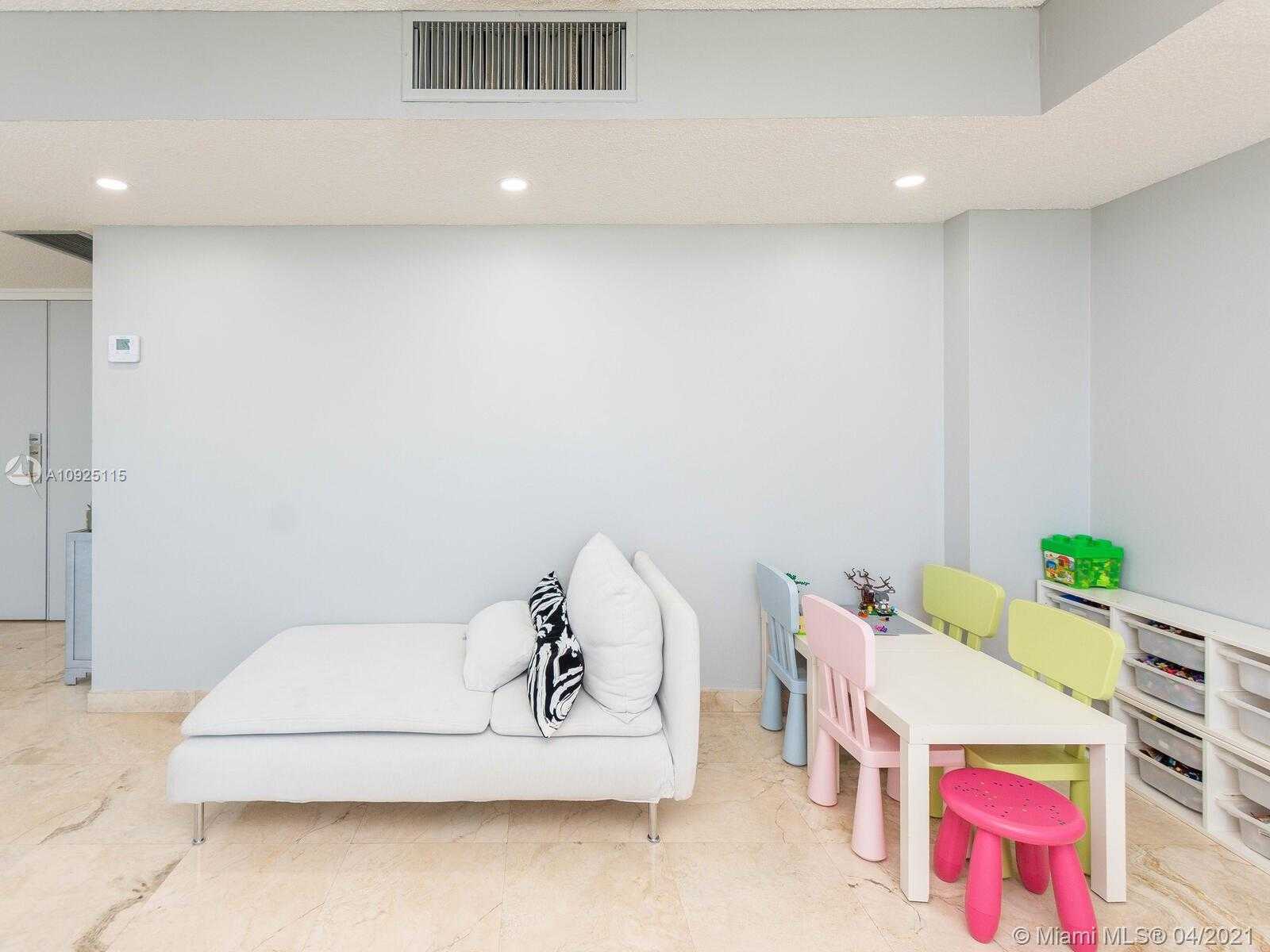 Small Image of 2401 COLLINS AVE #1508, Miami Beach Number 15