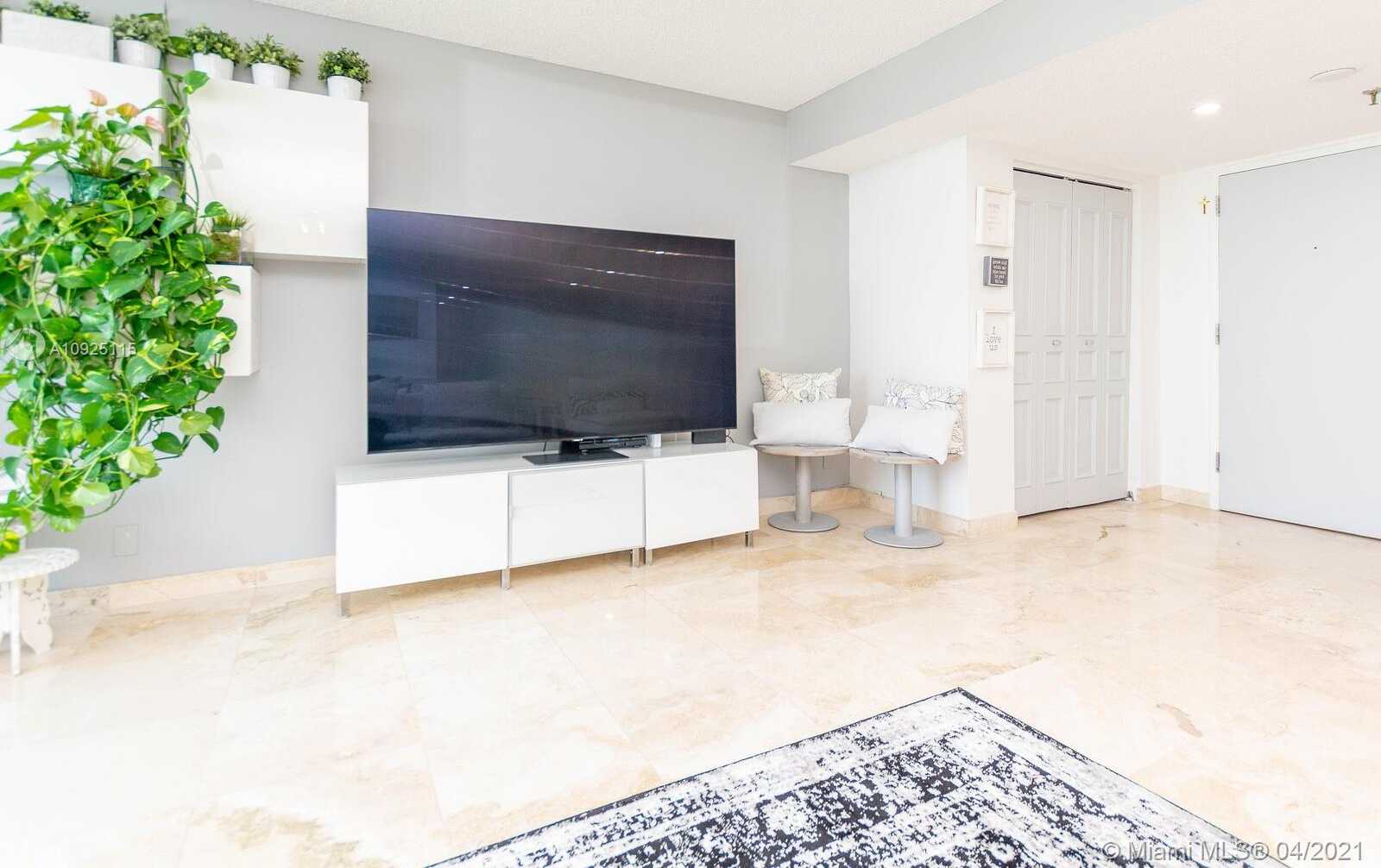 Small Image of 2401 COLLINS AVE #1508, Miami Beach Number 16