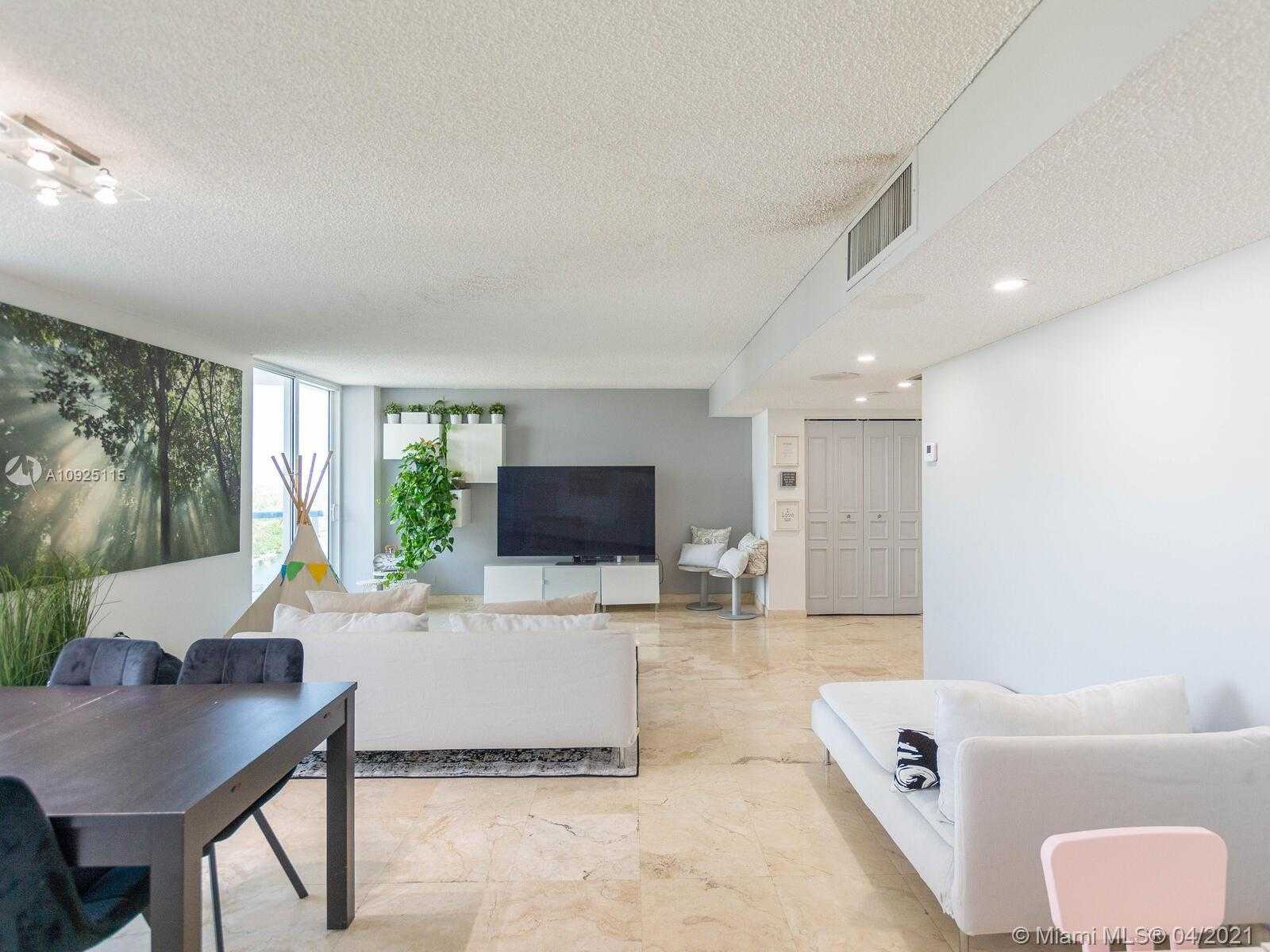 Small Image of 2401 COLLINS AVE #1508, Miami Beach Number 17