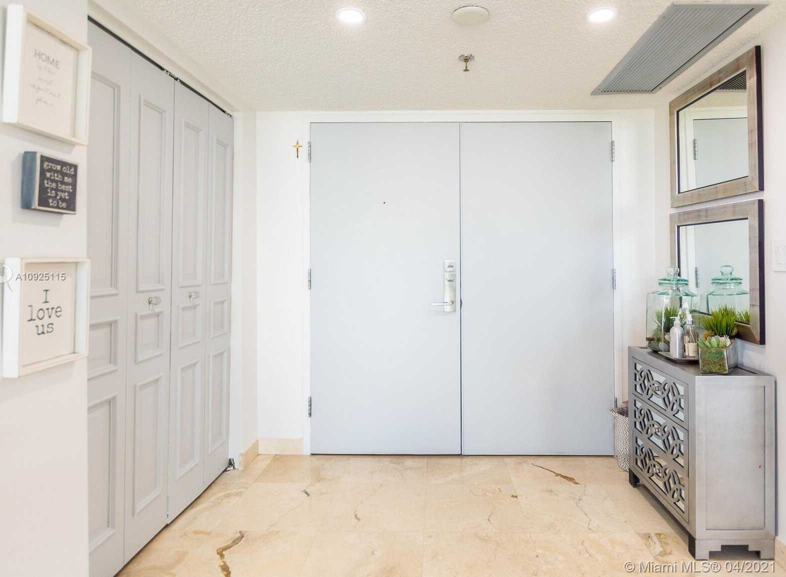 Small Image of 2401 COLLINS AVE #1508, Miami Beach Number 7