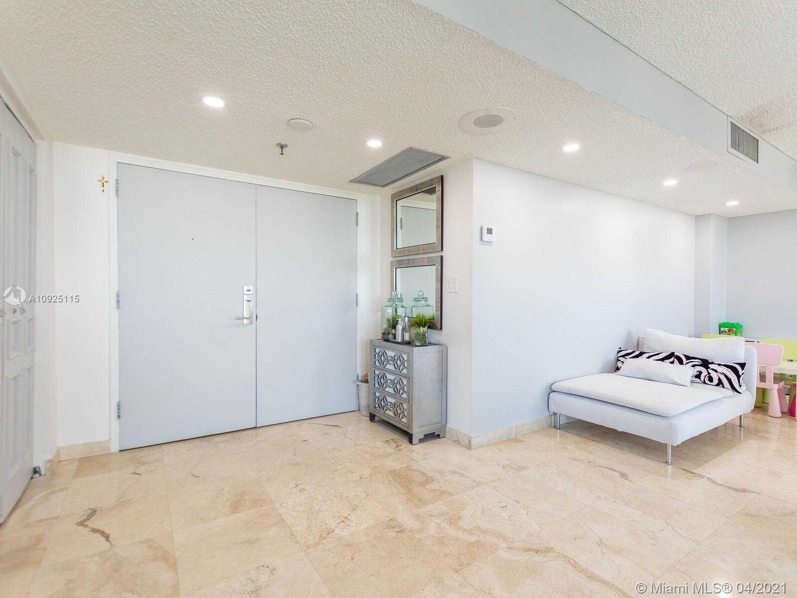 Small Image of 2401 COLLINS AVE #1508, Miami Beach Number 8