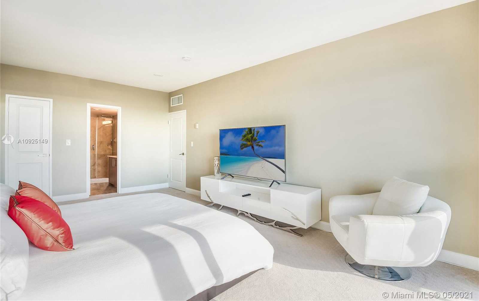 Small Image of 10275 COLLINS AVE #1530, Bal Harbour Number 26