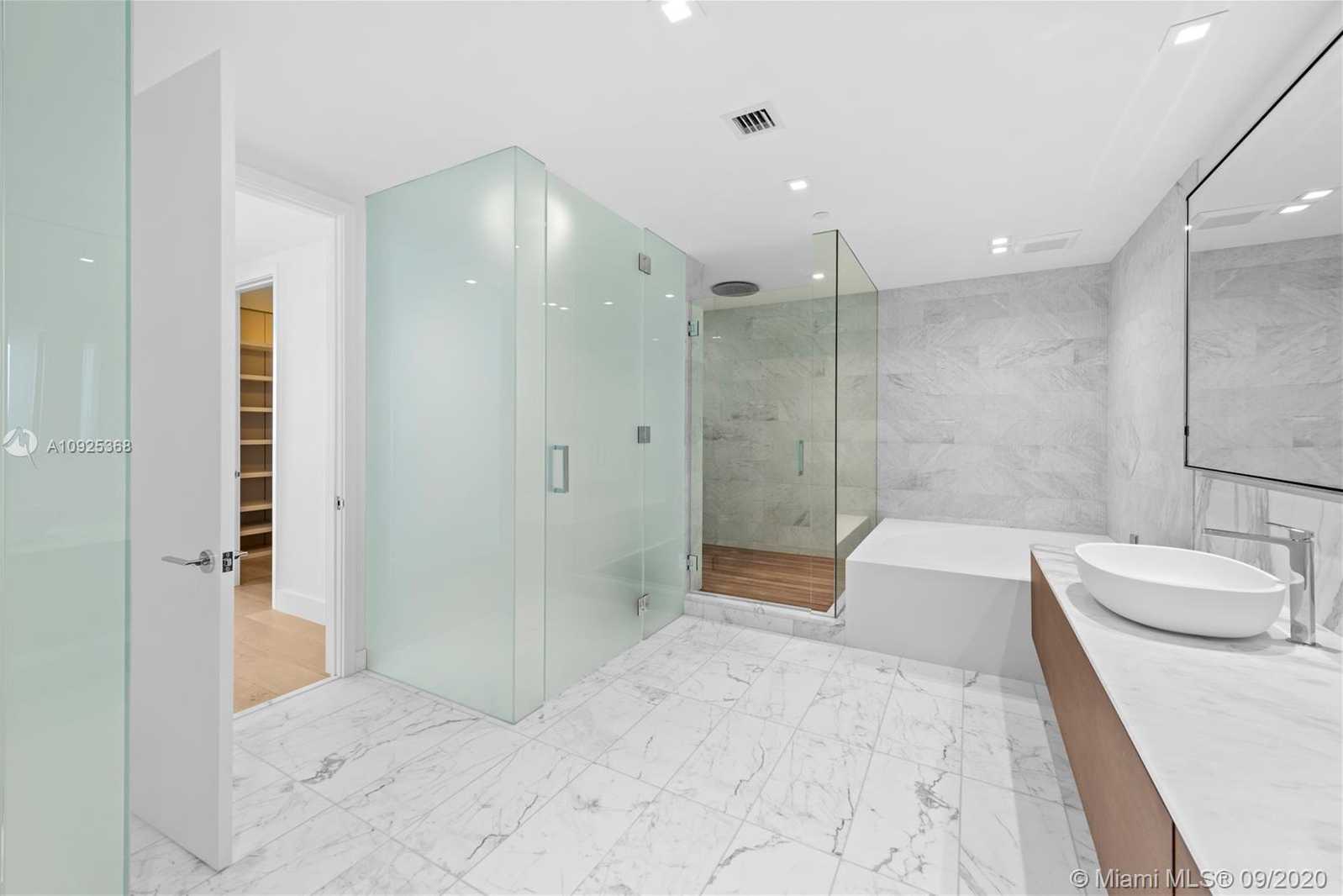 Small Image of 10203 COLLINS AVE #1701, Bal Harbour Number 33