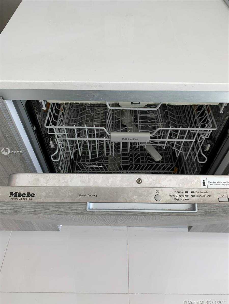 Small Image of 2900 NORTH EAST 7TH AVE #3208, Miami Number 11