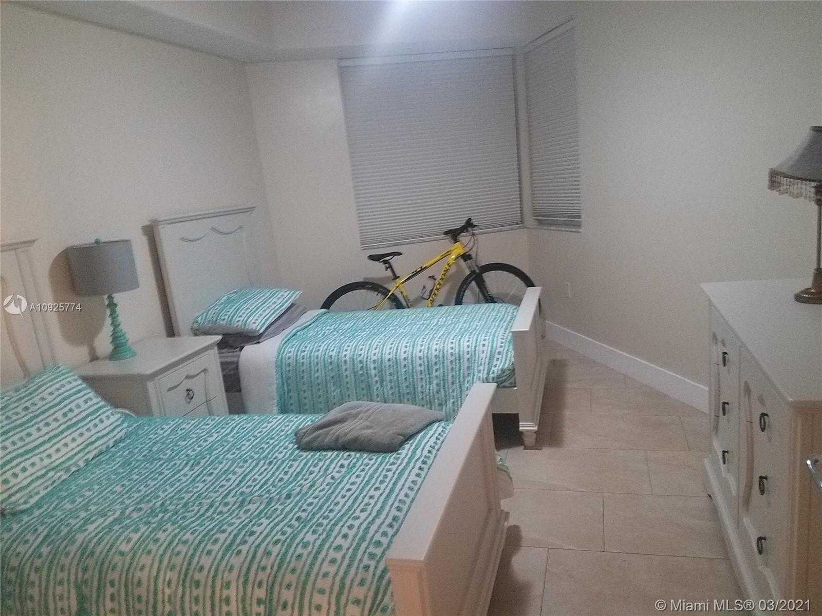 Small Image of 19900 EAST COUNTRY CLUB DR #316, Aventura Number 3