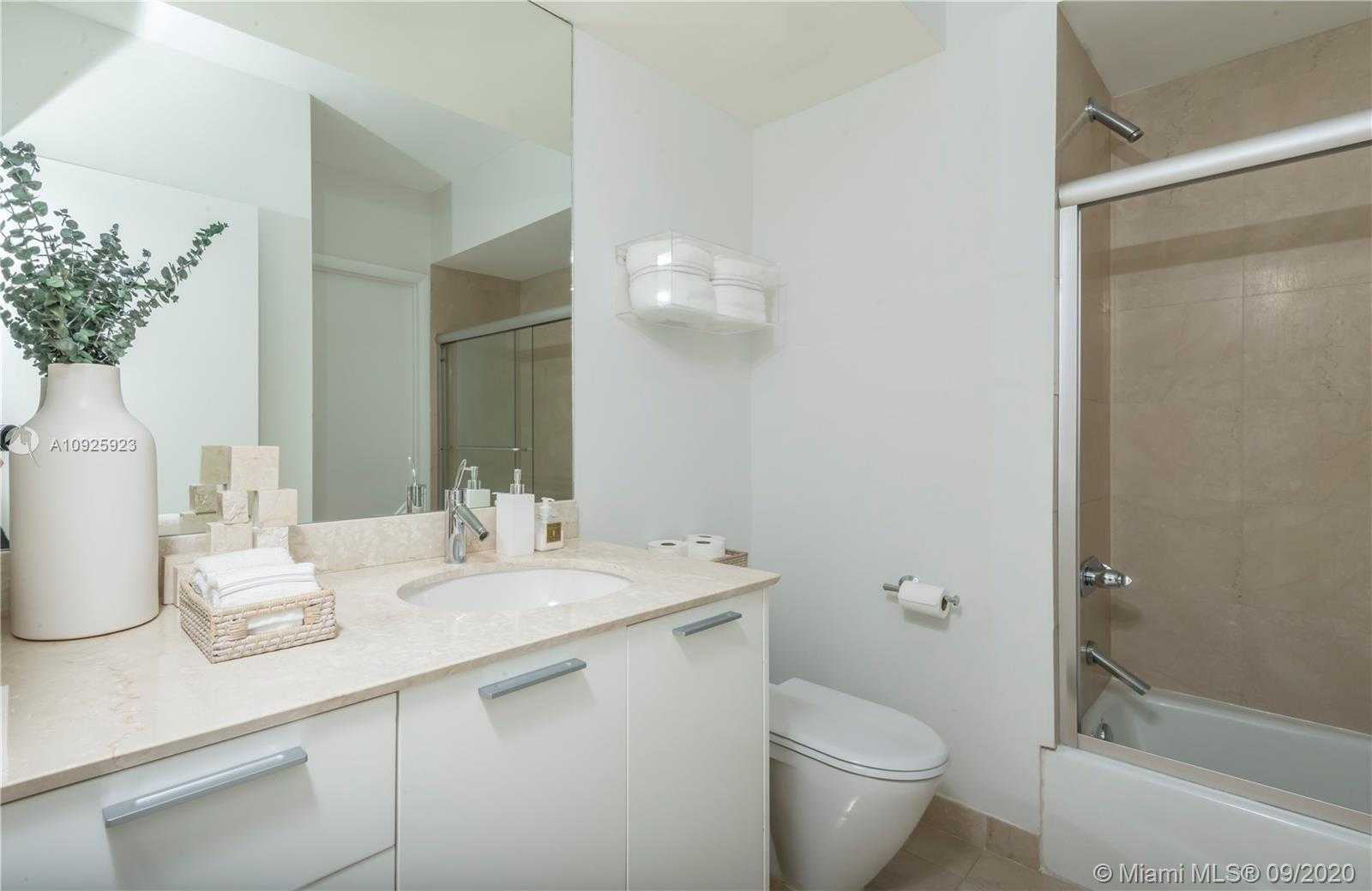 Small Image of 400 ALTON RD #1007, Miami Beach Number 11