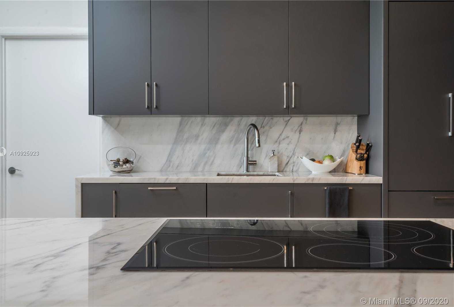 Small Image of 400 ALTON RD #1007, Miami Beach Number 3