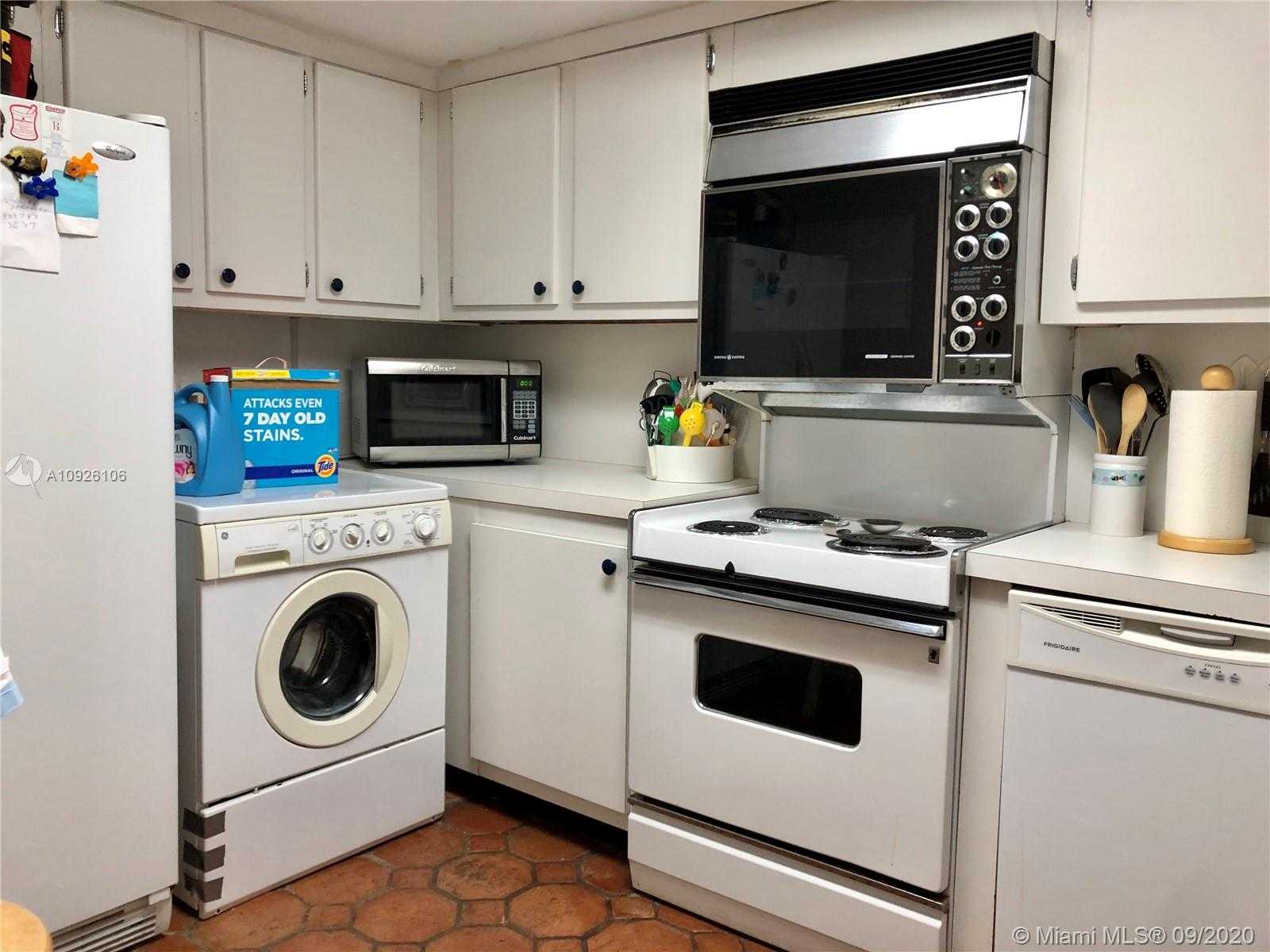 Small Image of 2901 SOUTH BAYSHORE DR #13B, Miami Number 10