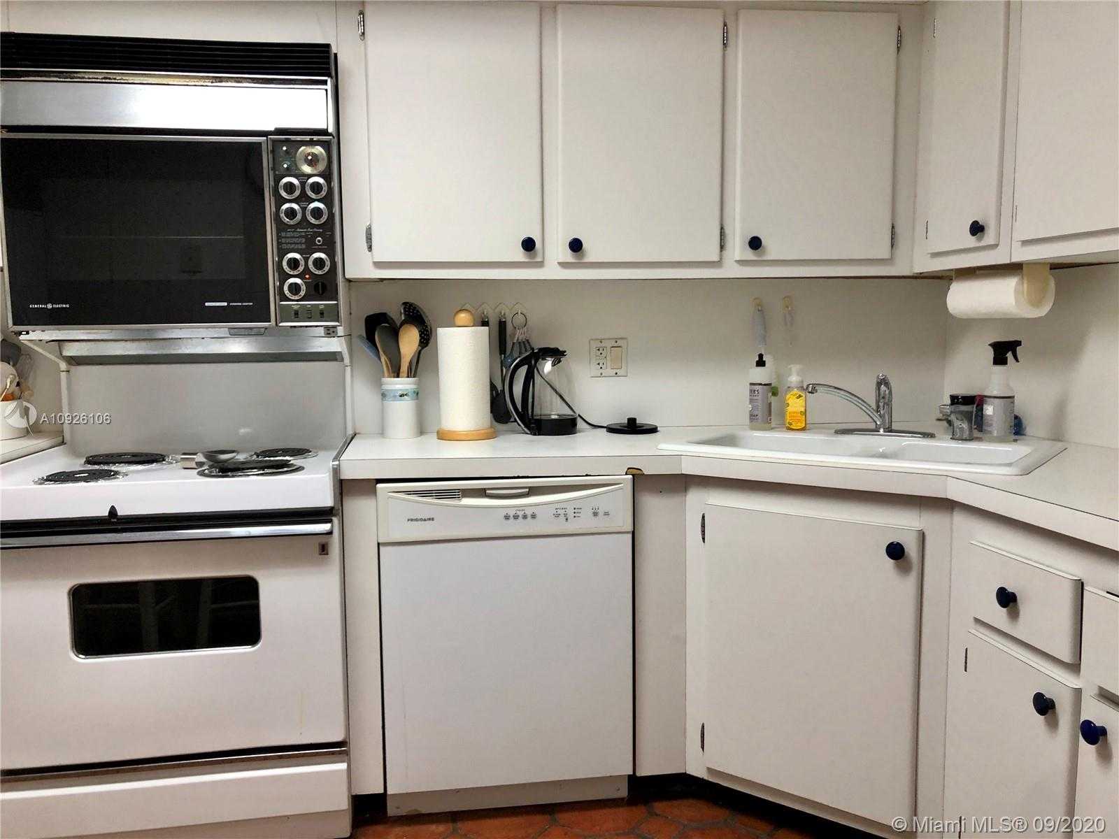 Small Image of 2901 SOUTH BAYSHORE DR #13B, Miami Number 11