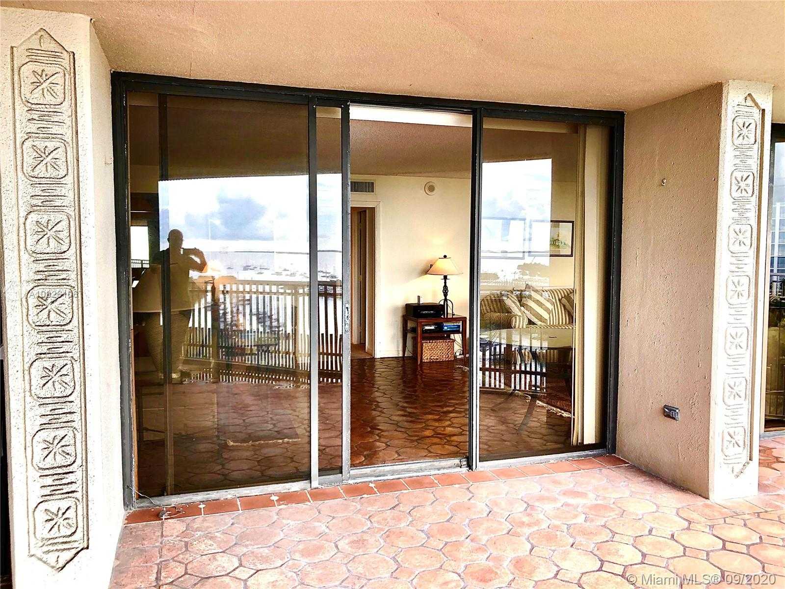 Small Image of 2901 SOUTH BAYSHORE DR #13B, Miami Number 16