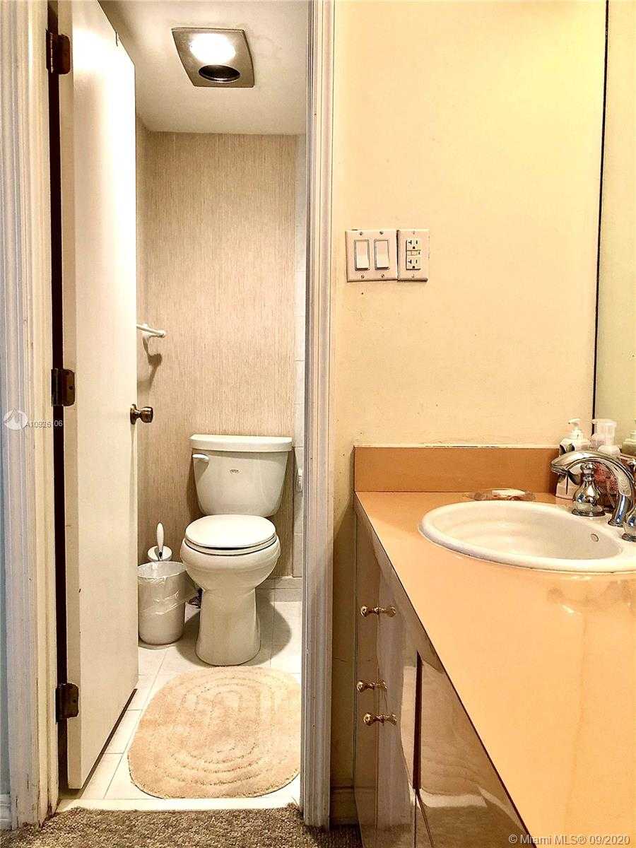 Small Image of 2901 SOUTH BAYSHORE DR #13B, Miami Number 25