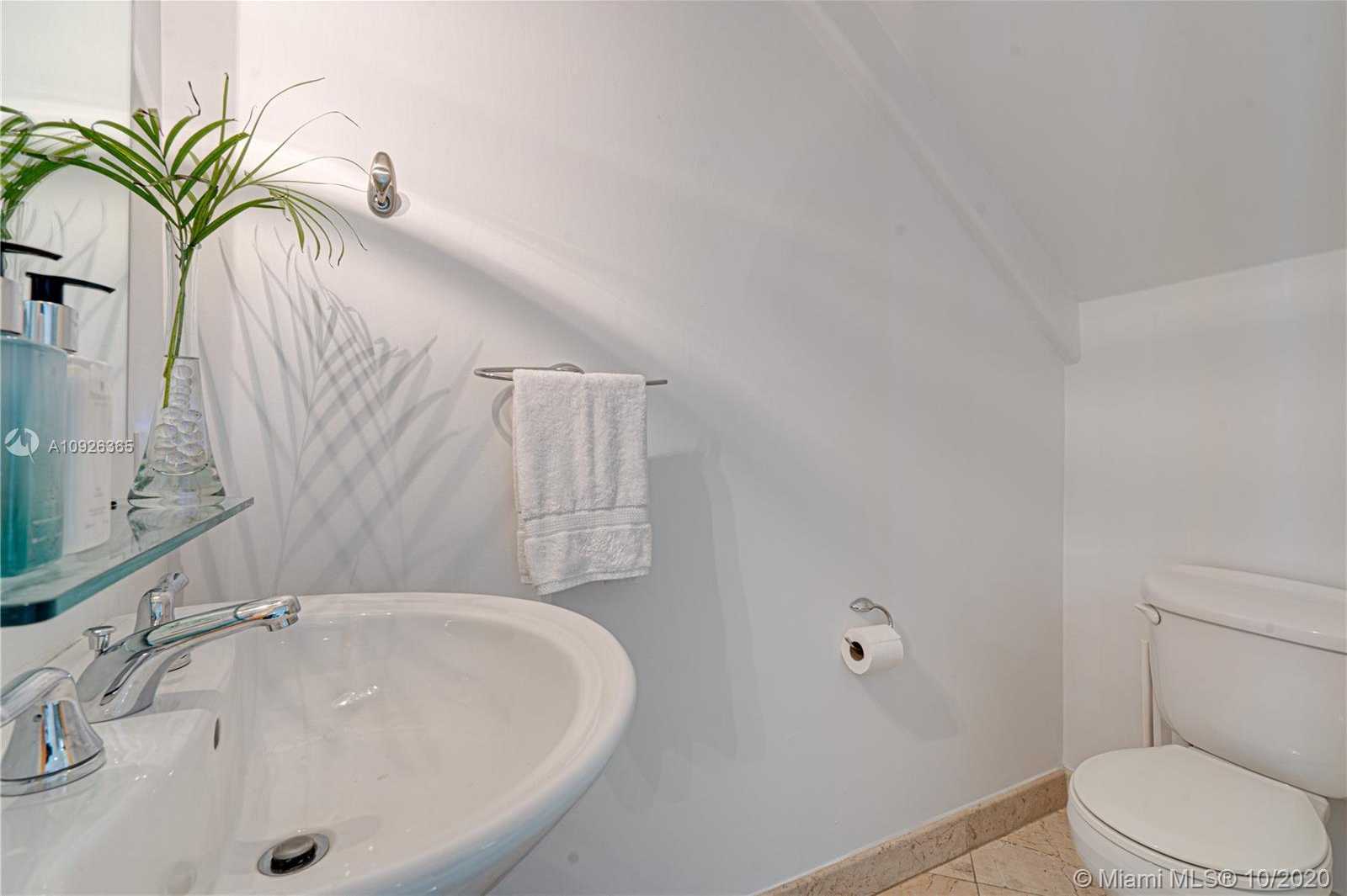 Small Image of 3172 JACKSON AVE #6, Miami Number 8