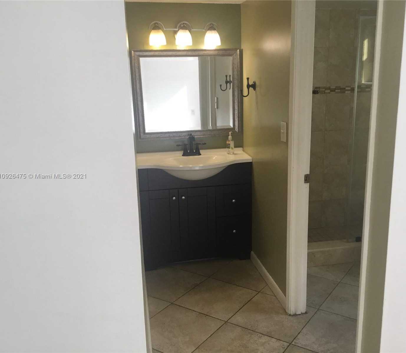 Small Image of 1621 COLLINS AVE #208, Miami Beach Number 12