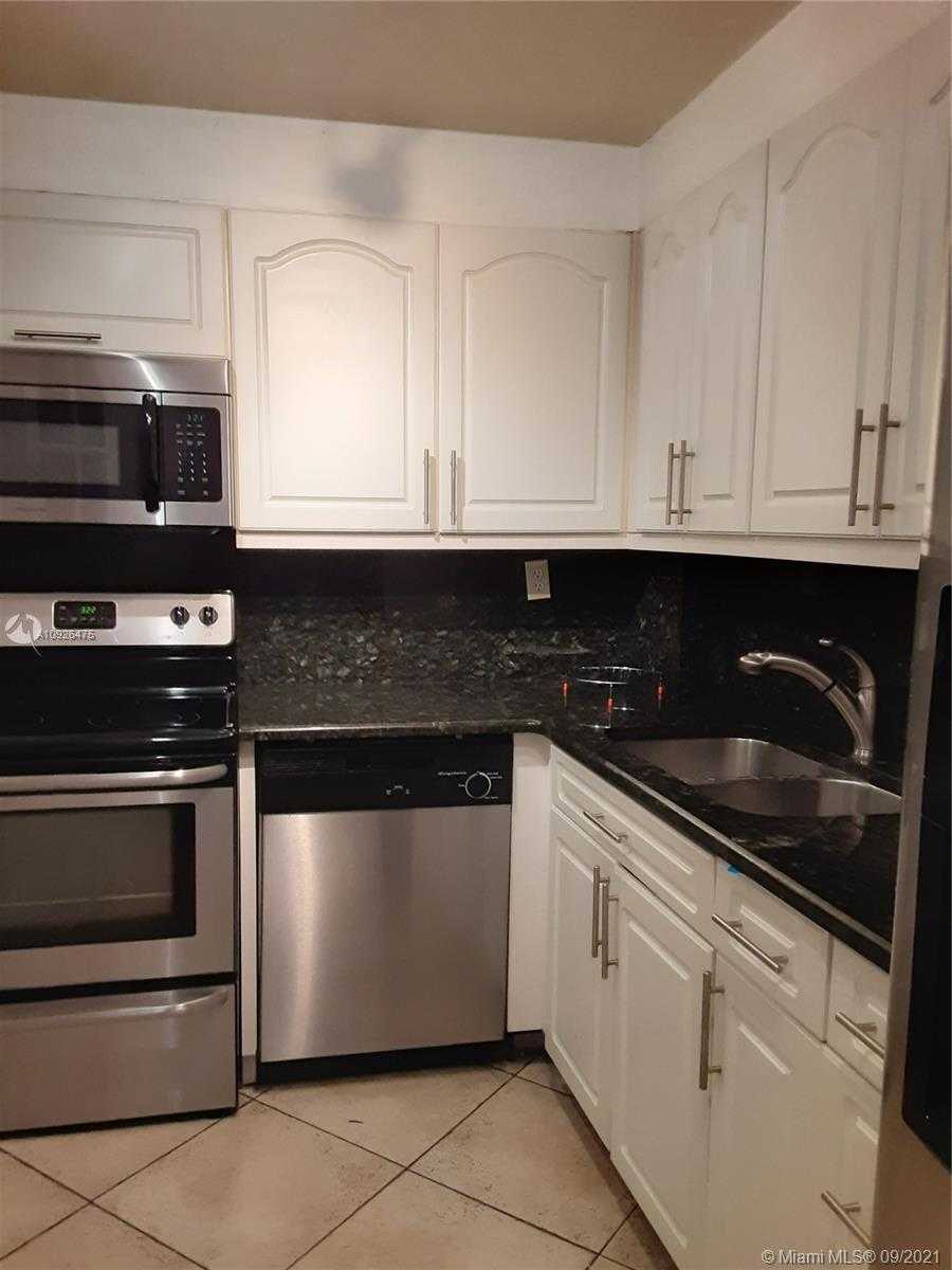 Small Image of 1621 COLLINS AVE #208, Miami Beach Number 14