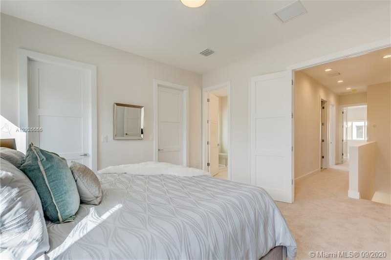 Small Image of 692 NORTH EAST 43RD ST #5, Oakland Park Number 17