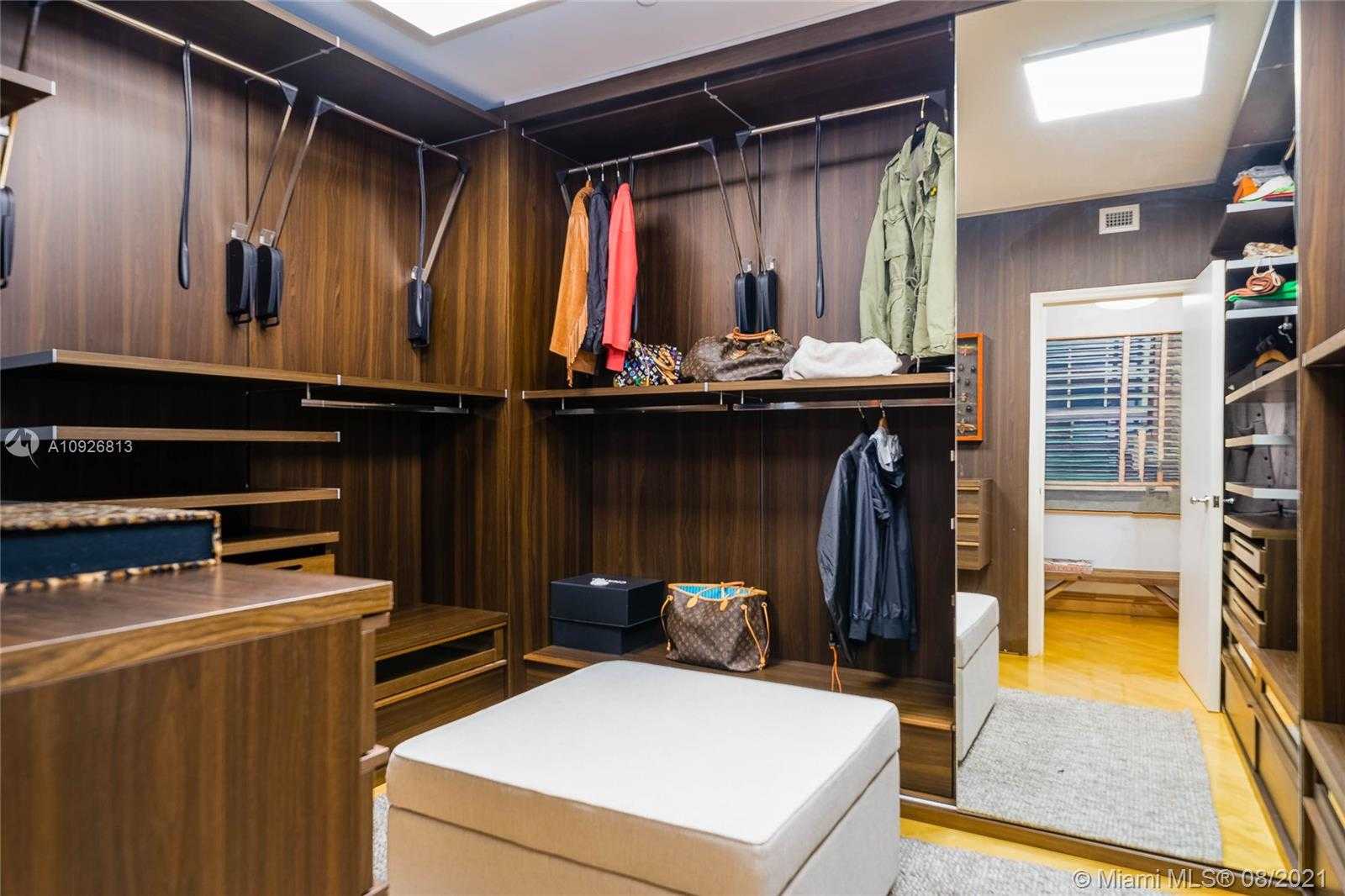 Small Image of 9601 COLLINS #902, Bal Harbour Number 17