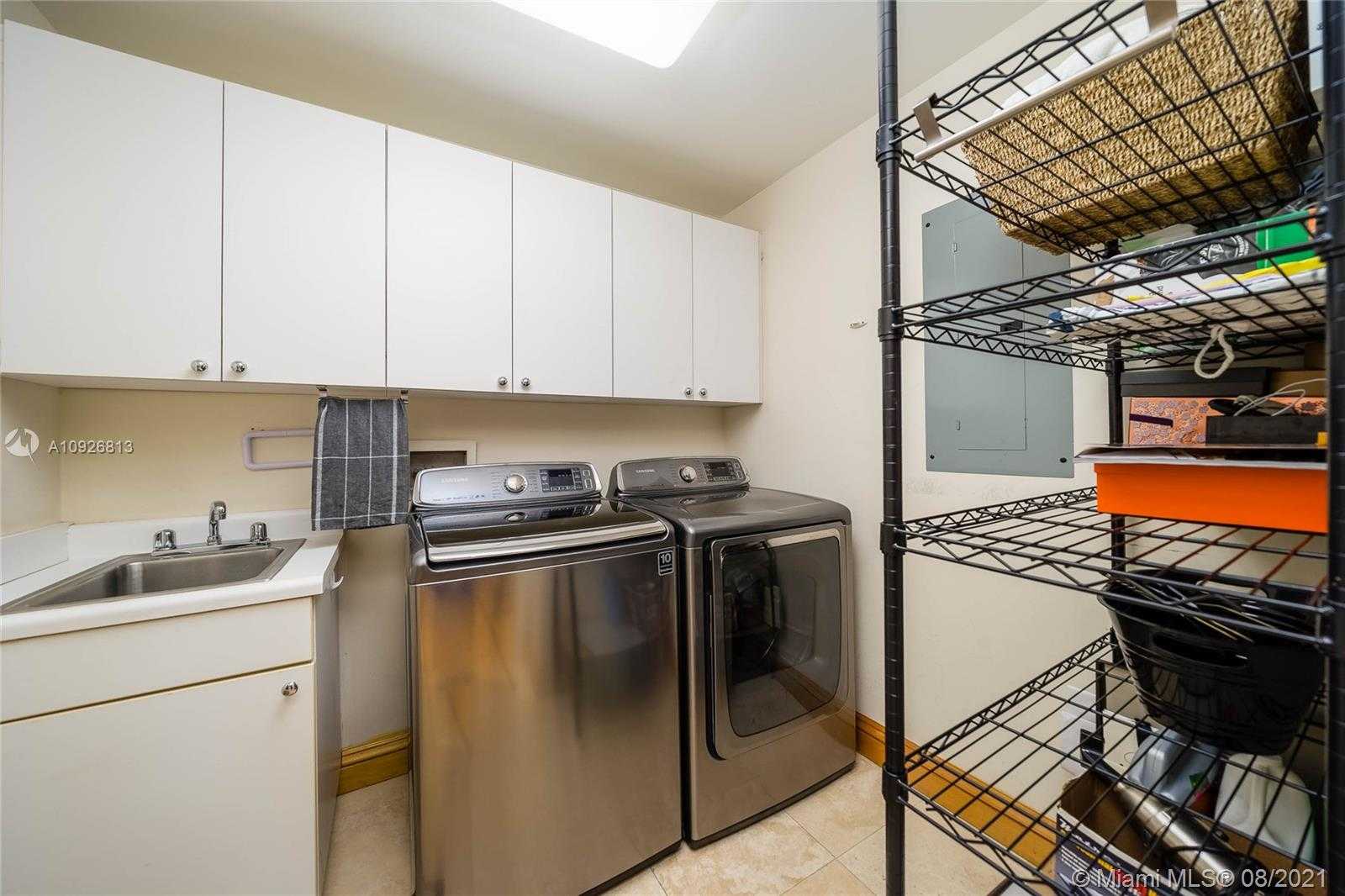 Small Image of 9601 COLLINS #902, Bal Harbour Number 24