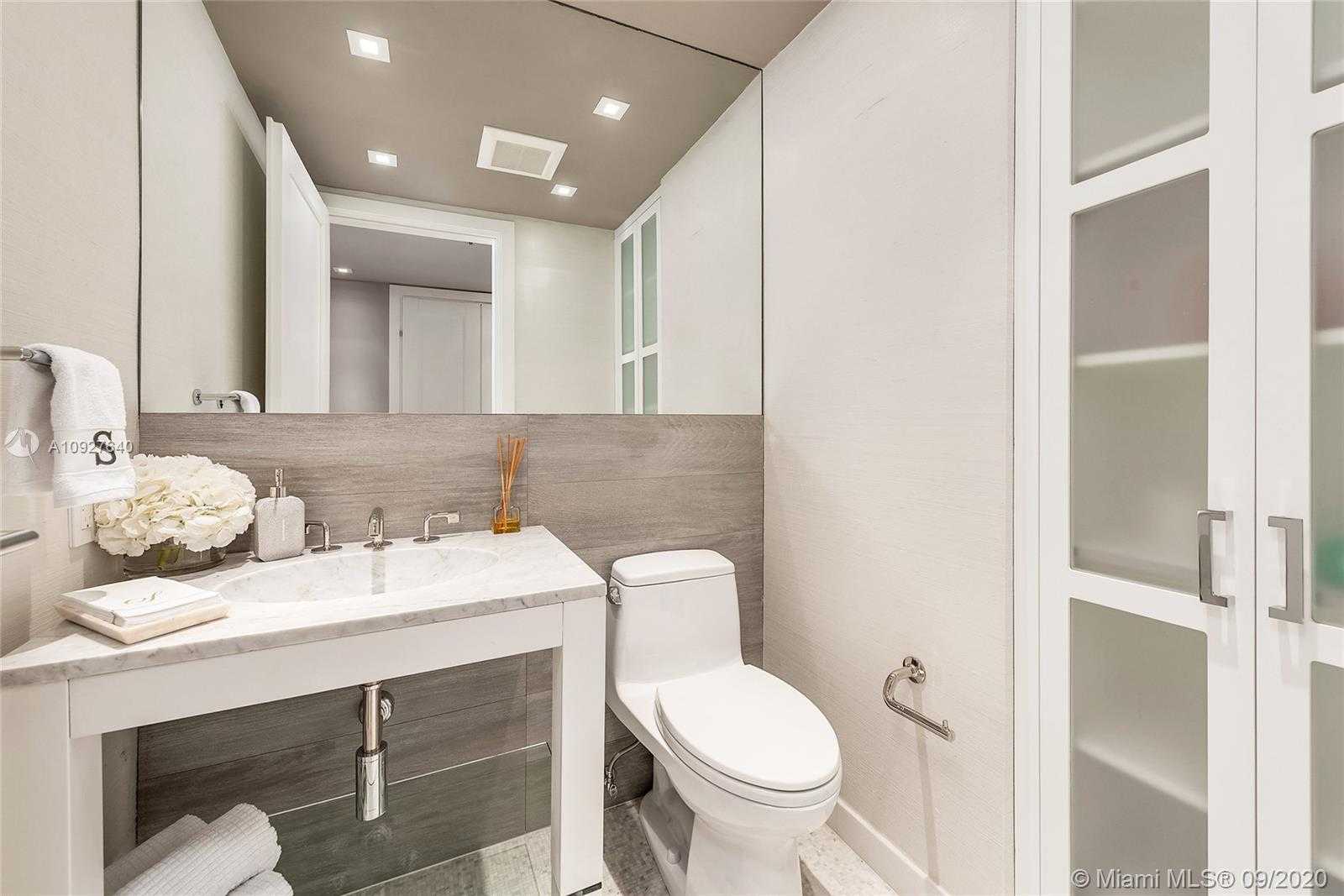 Small Image of 2415 FISHER ISLAND DR #5105, Miami Beach Number 24