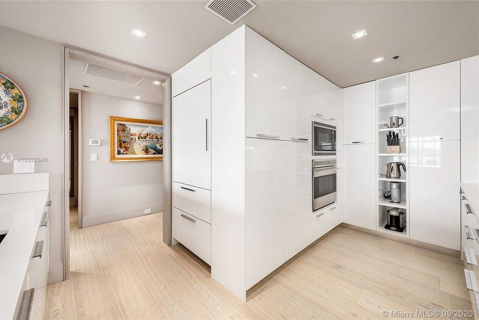 Small Image of 2415 FISHER ISLAND DR #5105, Miami Beach Number 8