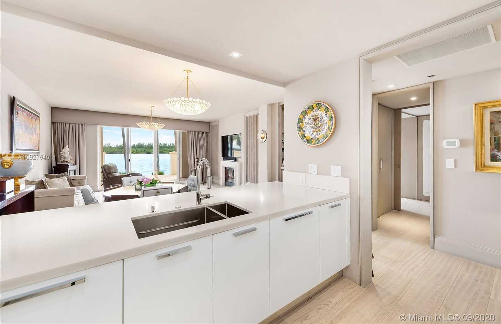 Small Image of 2415 FISHER ISLAND DR #5105, Miami Beach Number 9