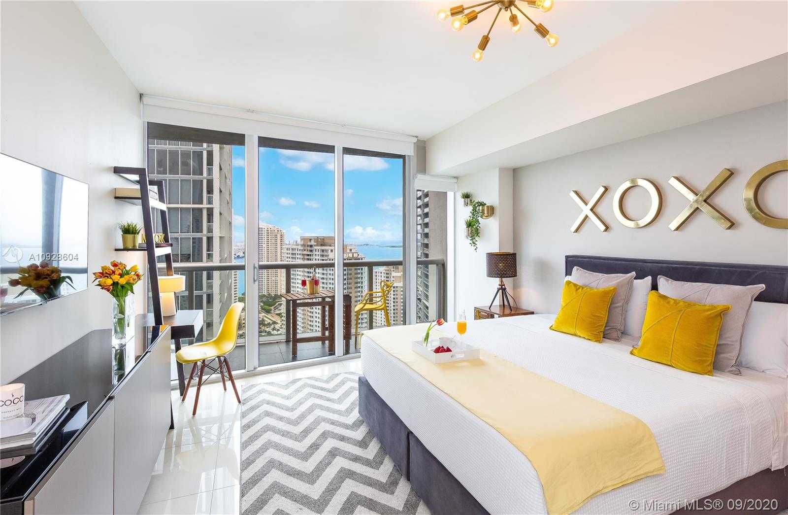 Small Image of 485 BRICKELL AVE #3401, Miami Number 12
