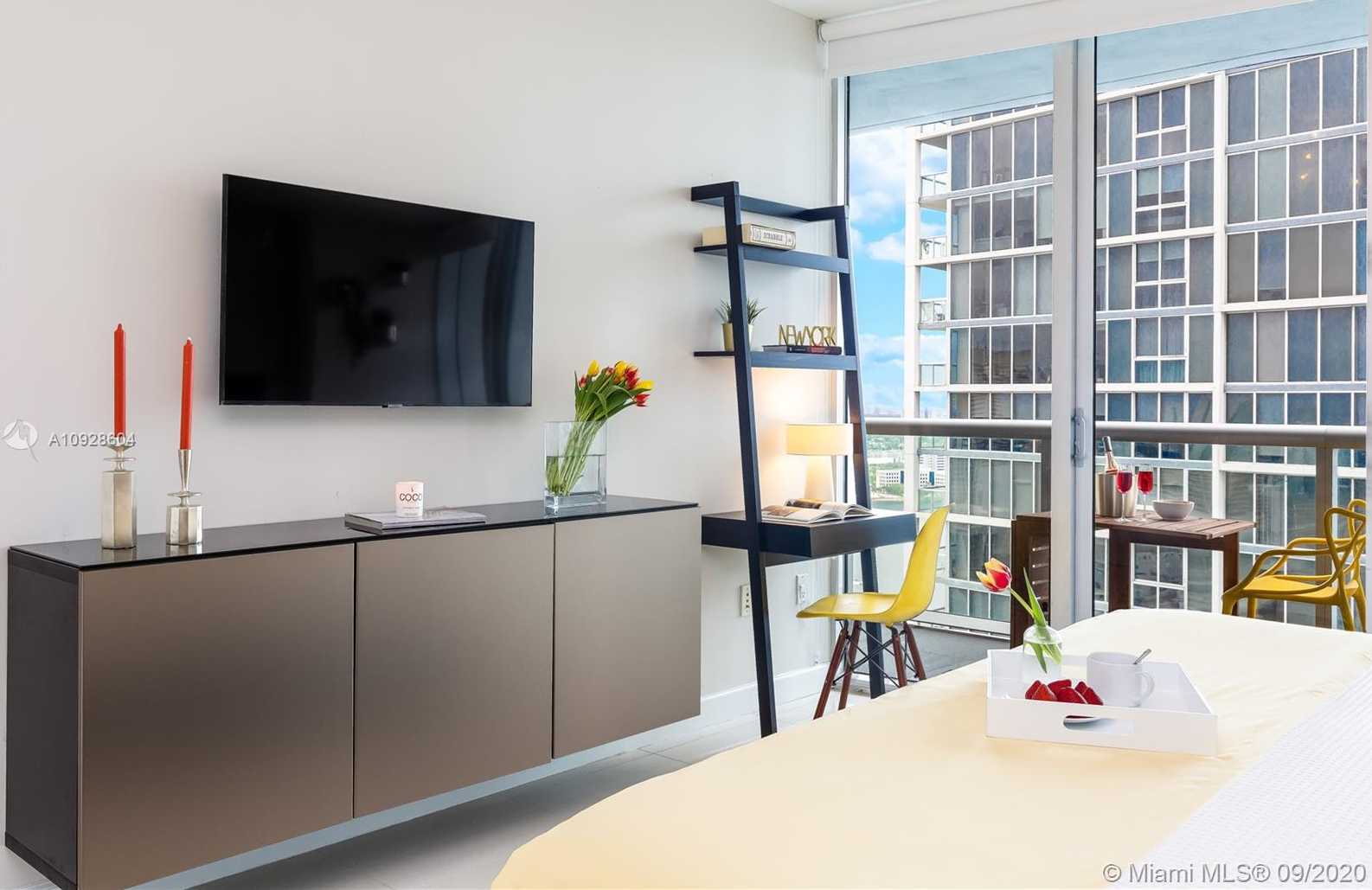 Small Image of 485 BRICKELL AVE #3401, Miami Number 14