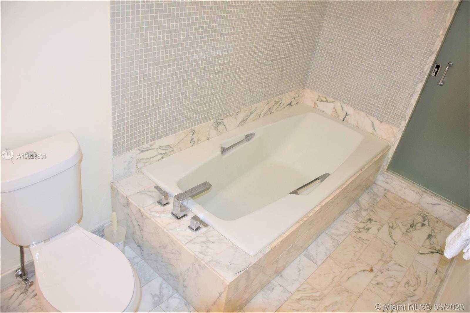 Small Image of 6423 COLLINS AVE #701, Miami Beach Number 10