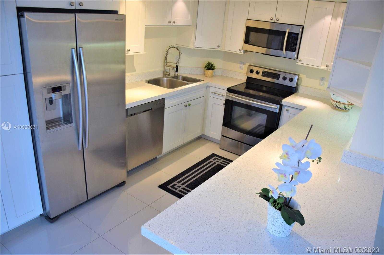 Small Image of 6423 COLLINS AVE #701, Miami Beach Number 5