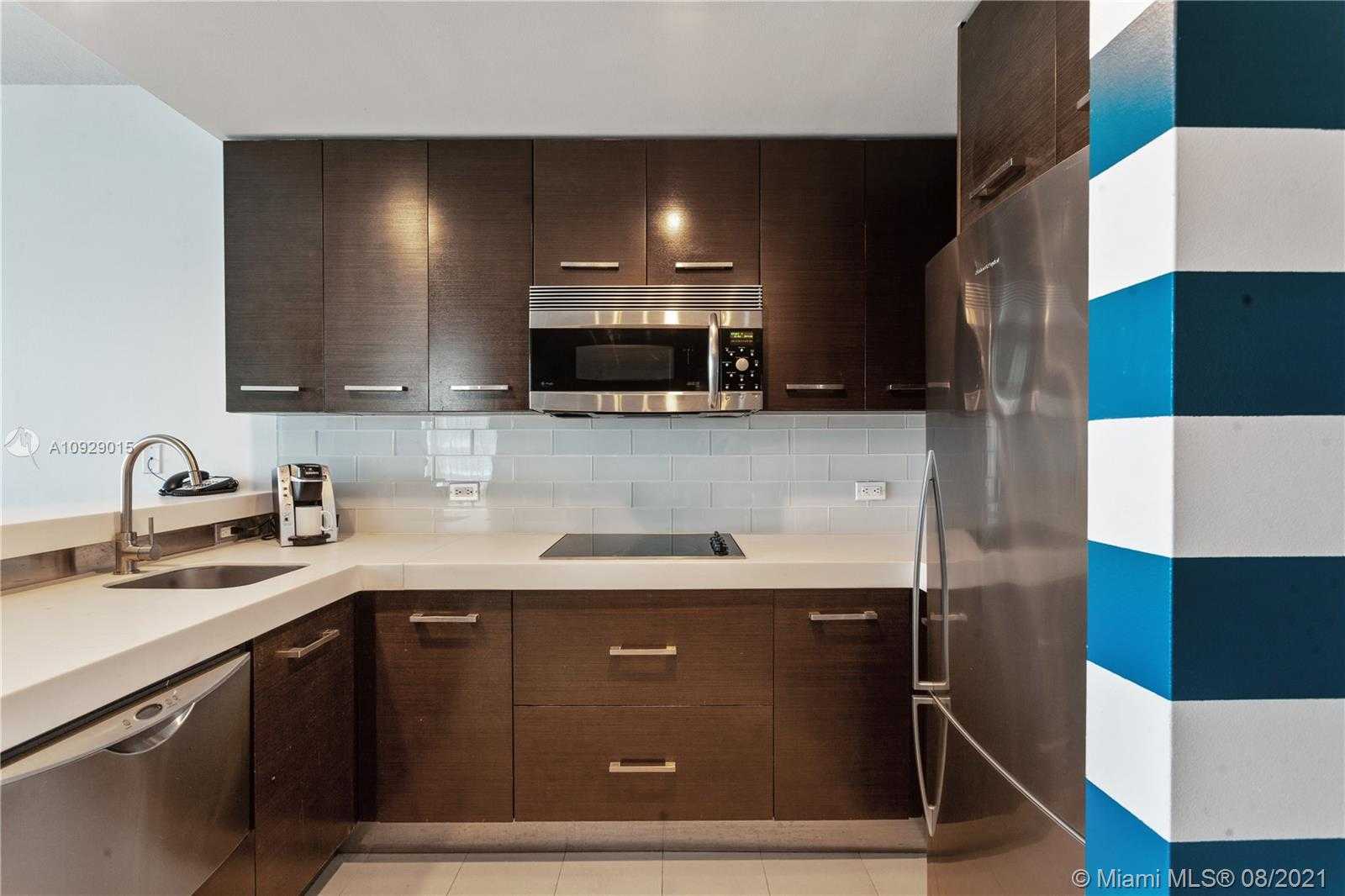 Small Image of 17315 Collins Ave, Sunny Isles Beach, FL 33160, USA Number 5