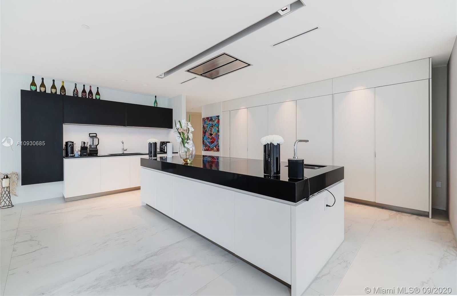 Small Image of 1000 BISCAYNE BLVD #2902, Miami Number 18