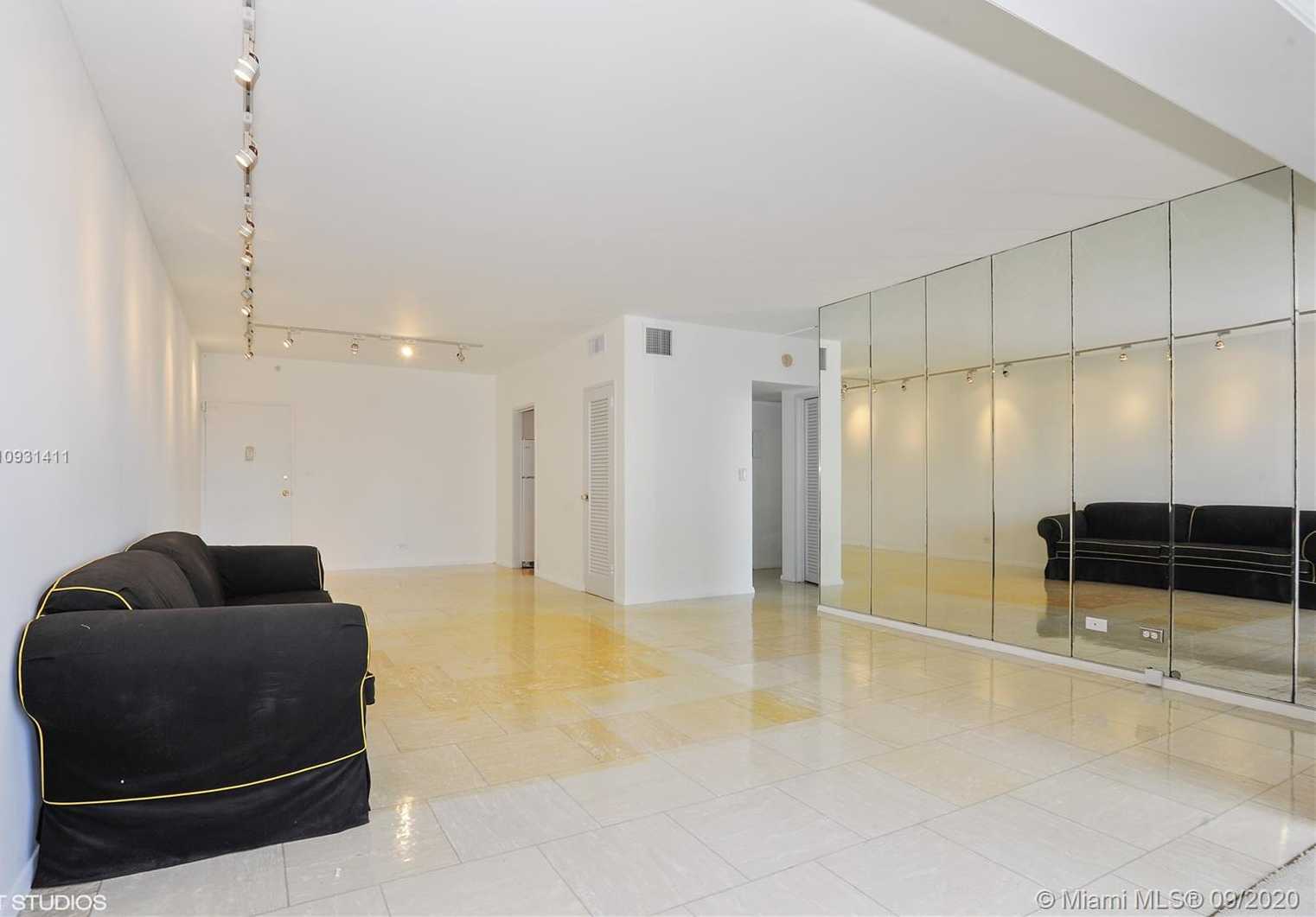 Small Image of 3 ISLAND AVE #9J, Miami Beach Number 4