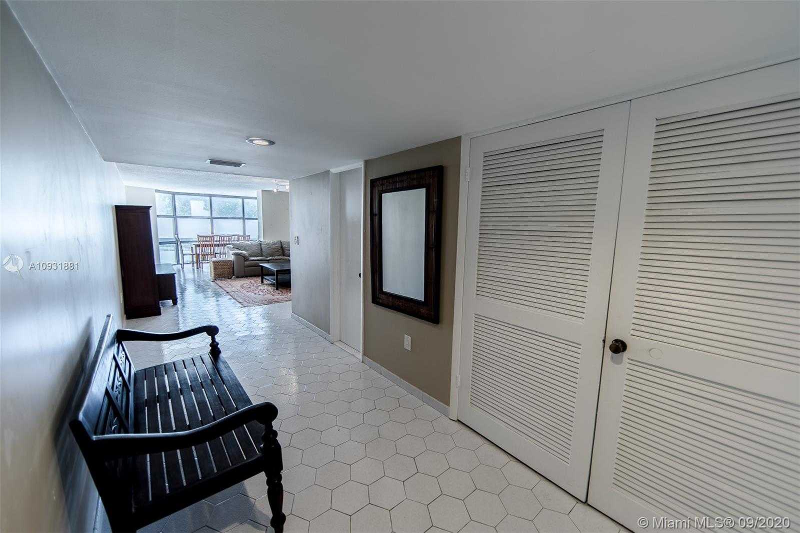Small Image of 6423 COLLINS AVE #601, Miami Beach Number 3