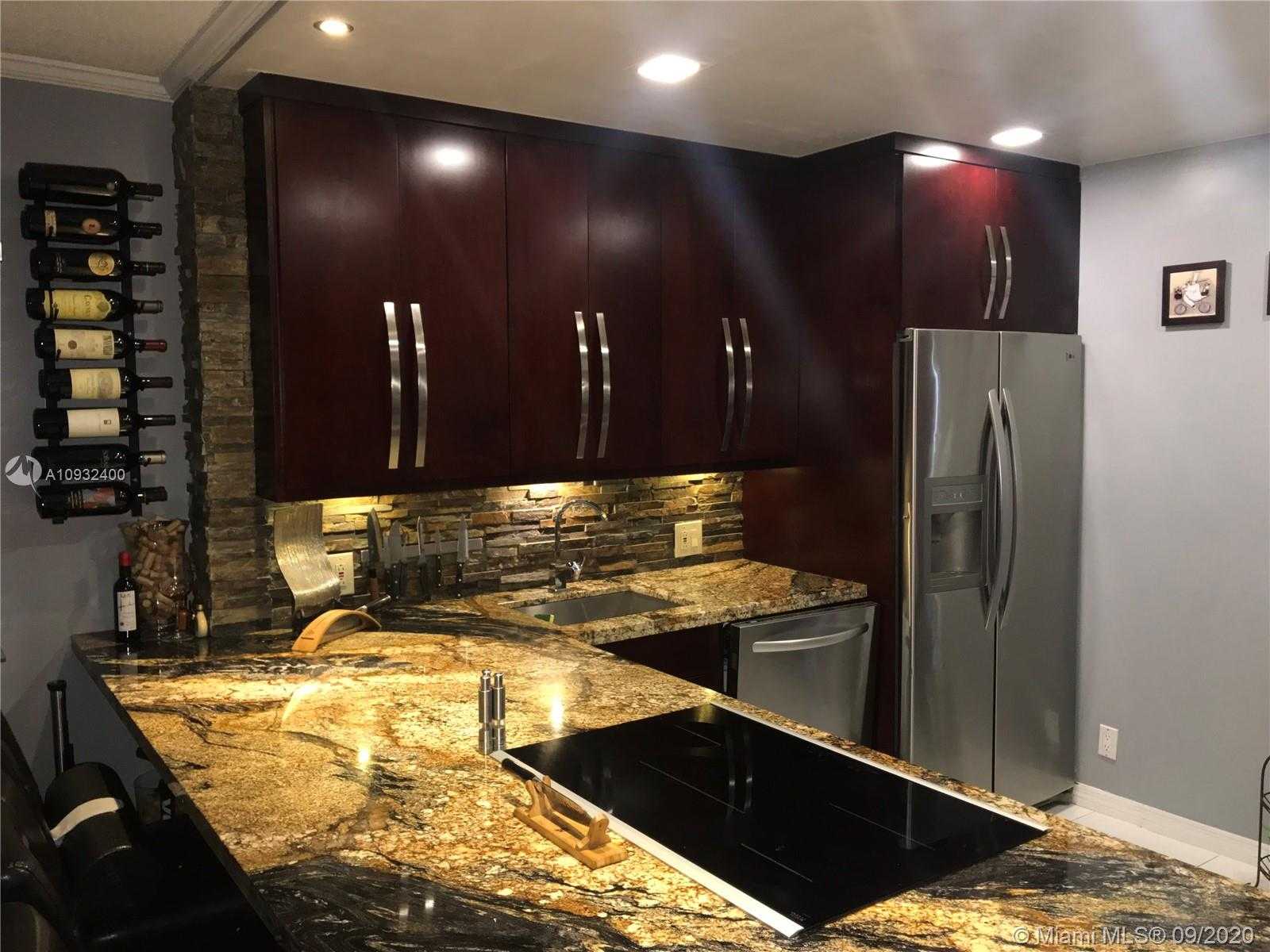 Small Image of 3475 NORTH COUNTRY CLUB DR #314, Aventura Number 2