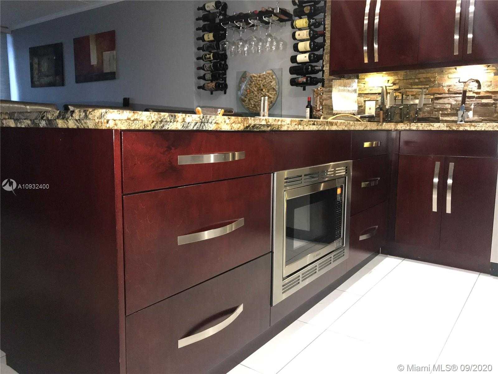 Small Image of 3475 NORTH COUNTRY CLUB DR #314, Aventura Number 4