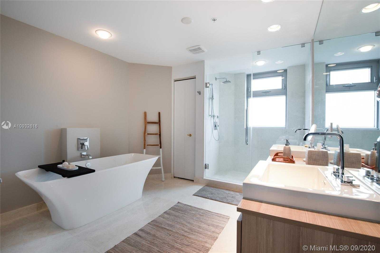 Small Image of 17301 BISCAYNE BLVD #1104, North Miami Beach Number 11