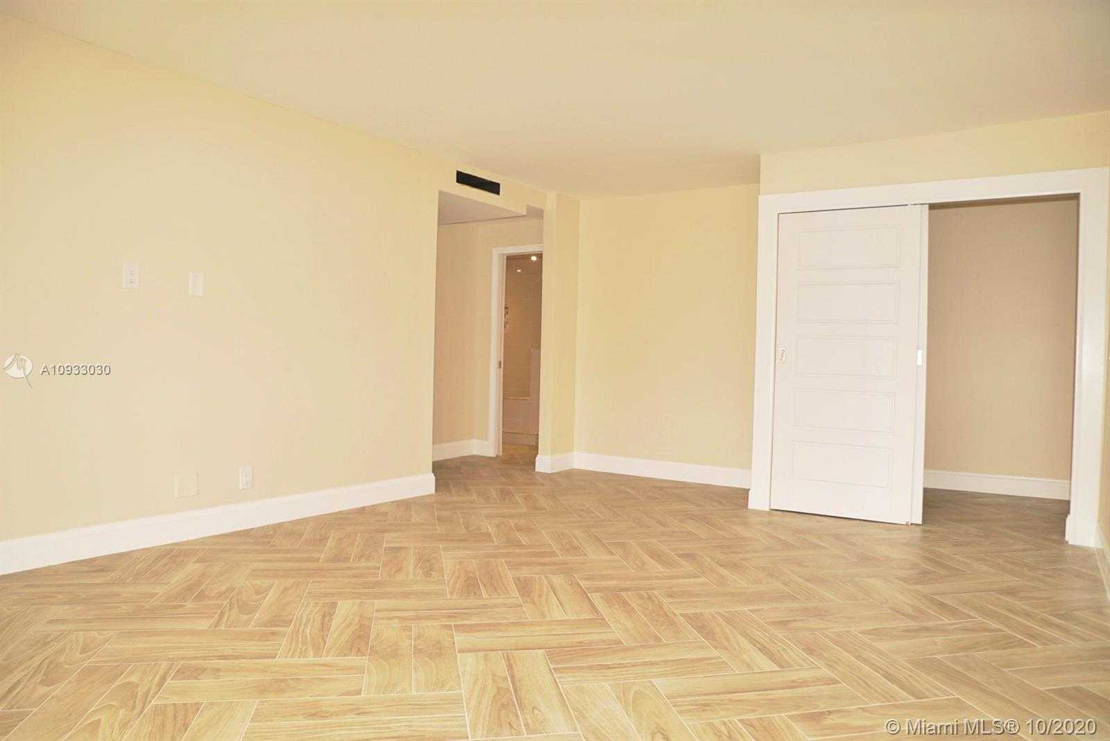 Small Image of 3610 SOUTH S OCEAN BLVD #403, South Palm Beach Number 13