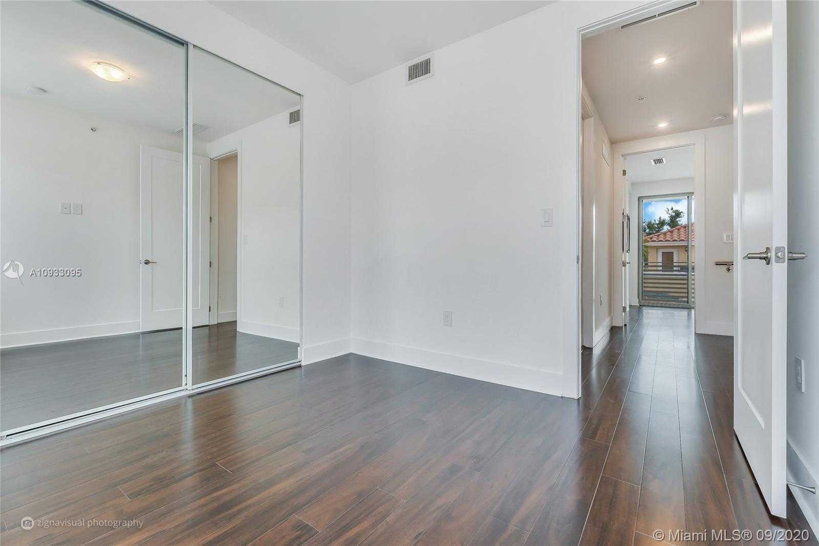 Small Image of 2949 COCONUT AVE #3, Coconut Grove Number 12