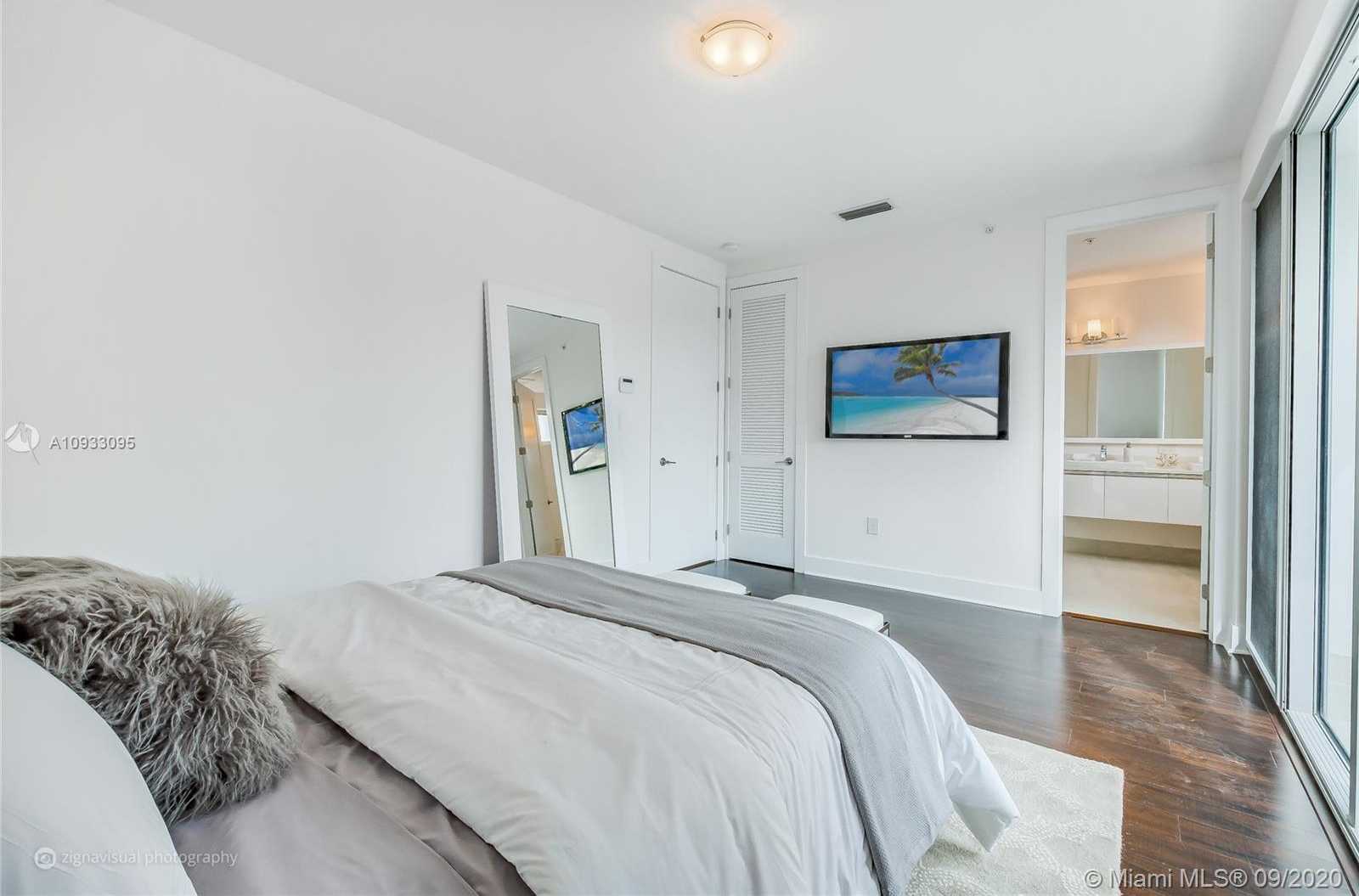 Small Image of 2949 COCONUT AVE #3, Coconut Grove Number 17