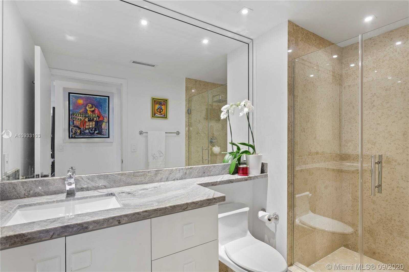 Small Image of 4775 COLLINS AVE #1704, Miami Beach Number 13