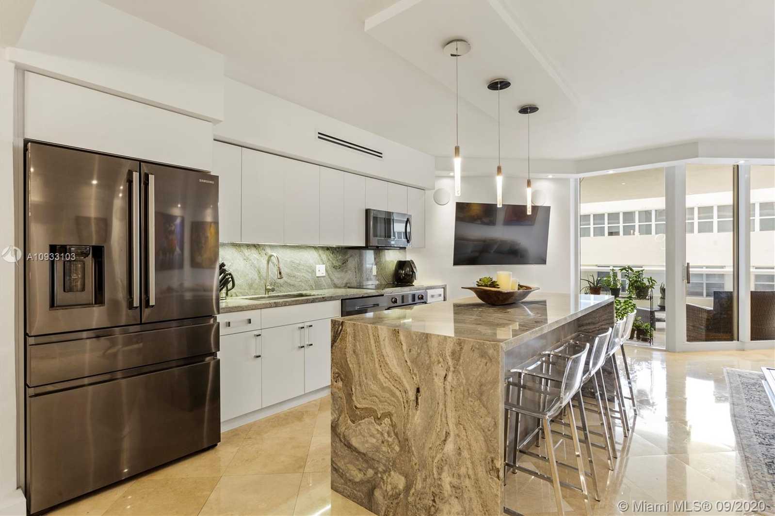 Small Image of 4775 COLLINS AVE #1704, Miami Beach Number 2
