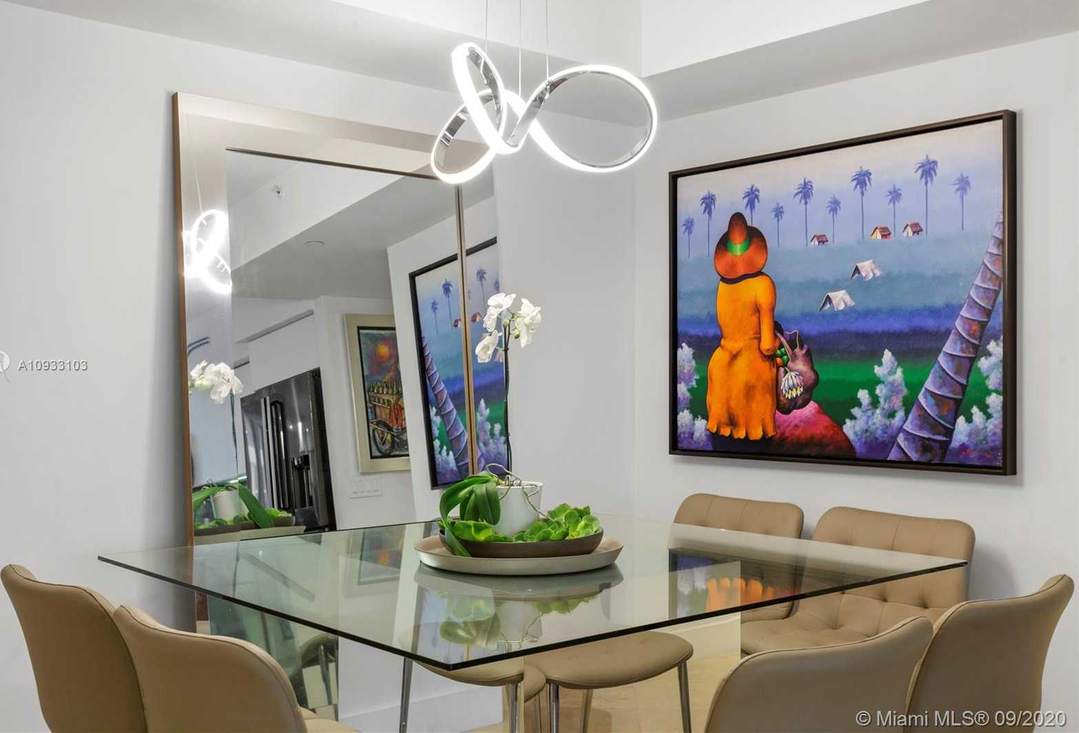 Small Image of 4775 COLLINS AVE #1704, Miami Beach Number 3