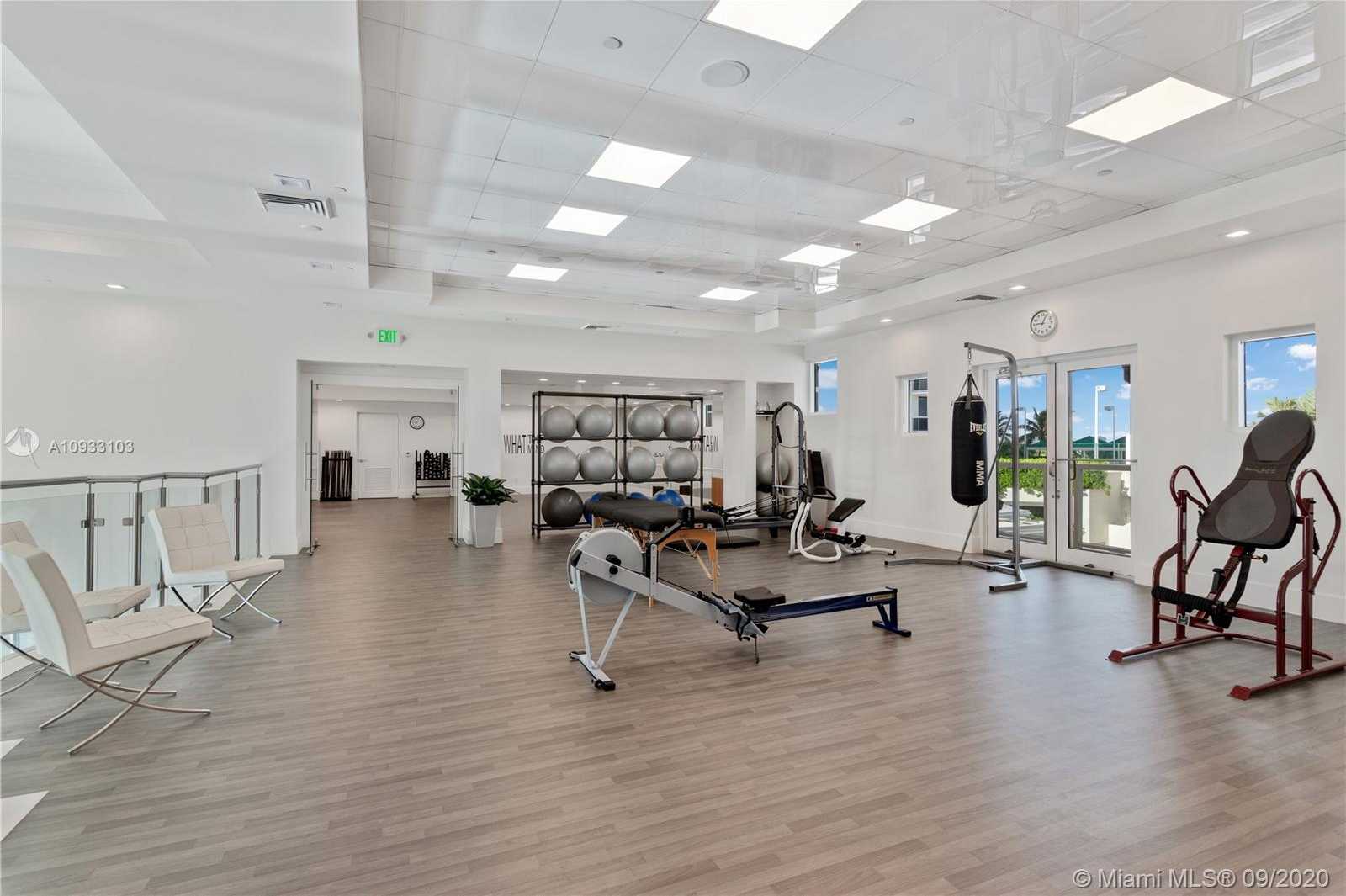 Small Image of 4775 COLLINS AVE #1704, Miami Beach Number 35