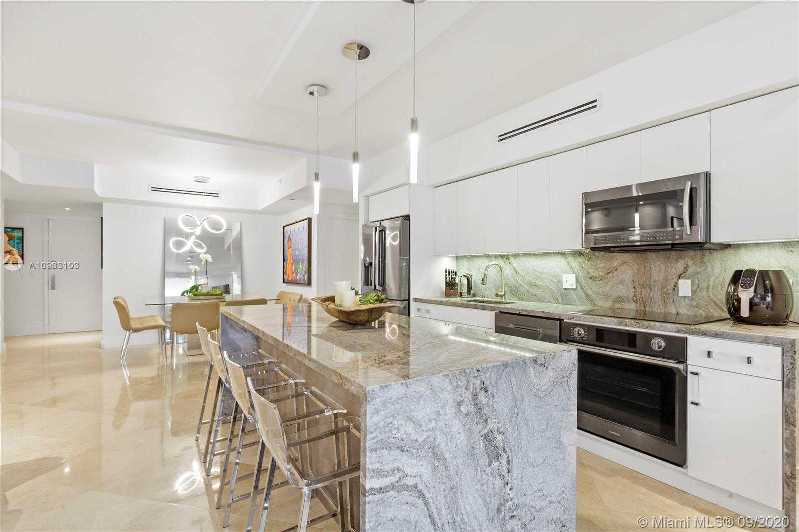 Small Image of 4775 COLLINS AVE #1704, Miami Beach Number 5