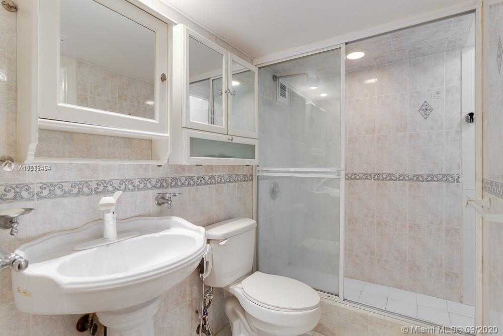 Small Image of 345 OCEAN DR #402, Miami Beach Number 12