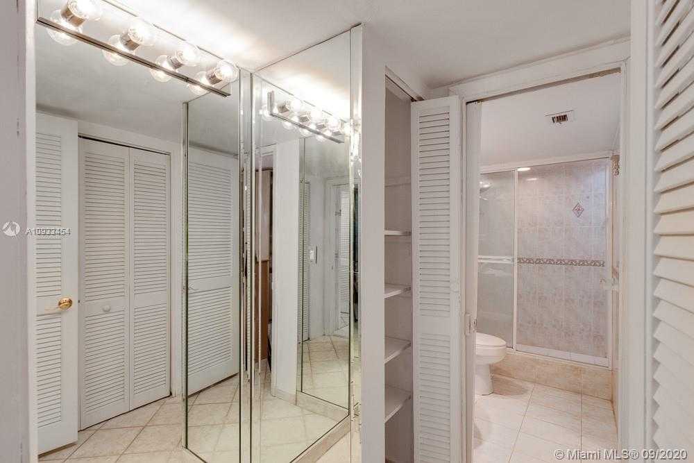 Small Image of 345 OCEAN DR #402, Miami Beach Number 16