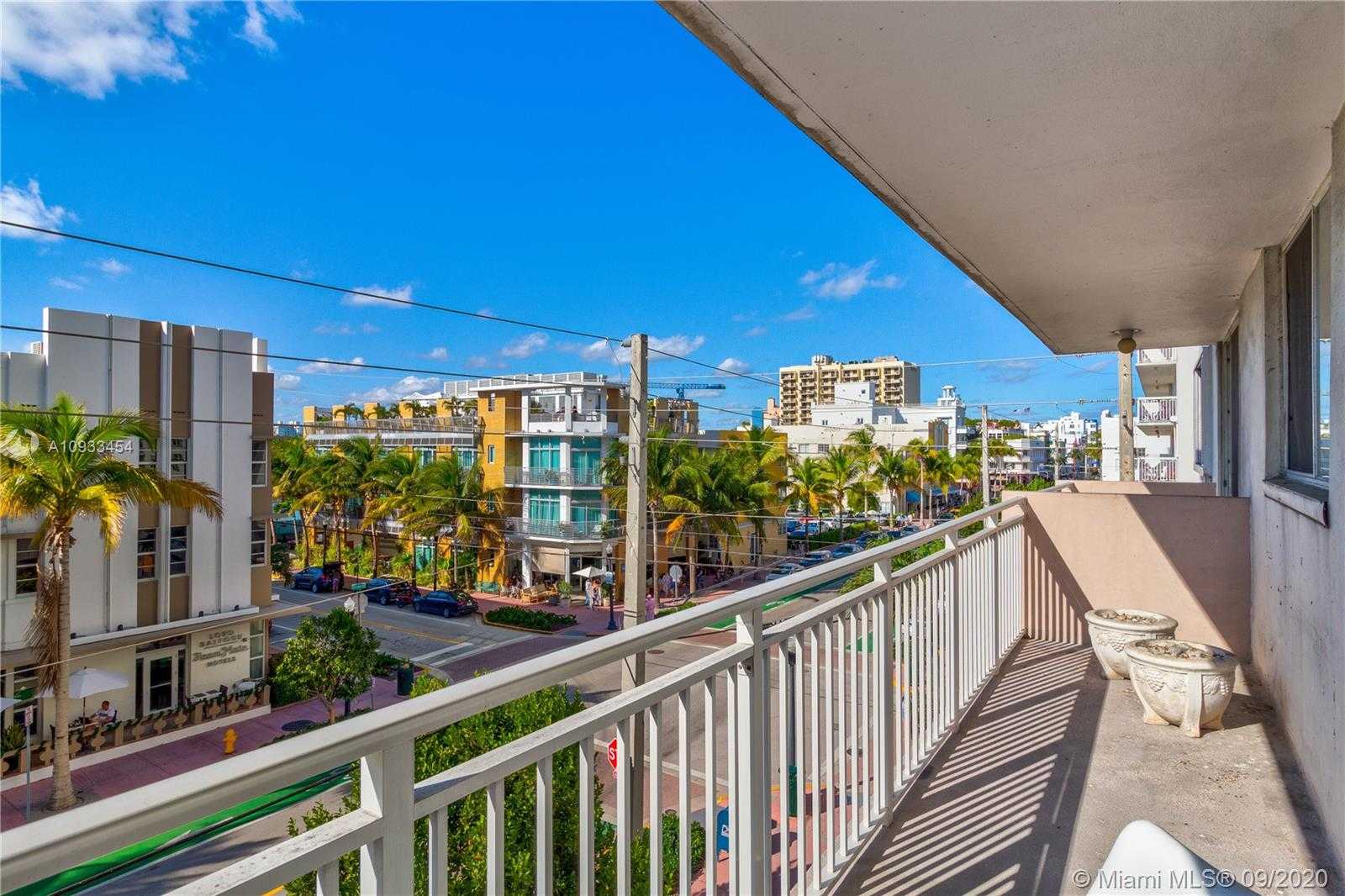 Small Image of 345 OCEAN DR #402, Miami Beach Number 4