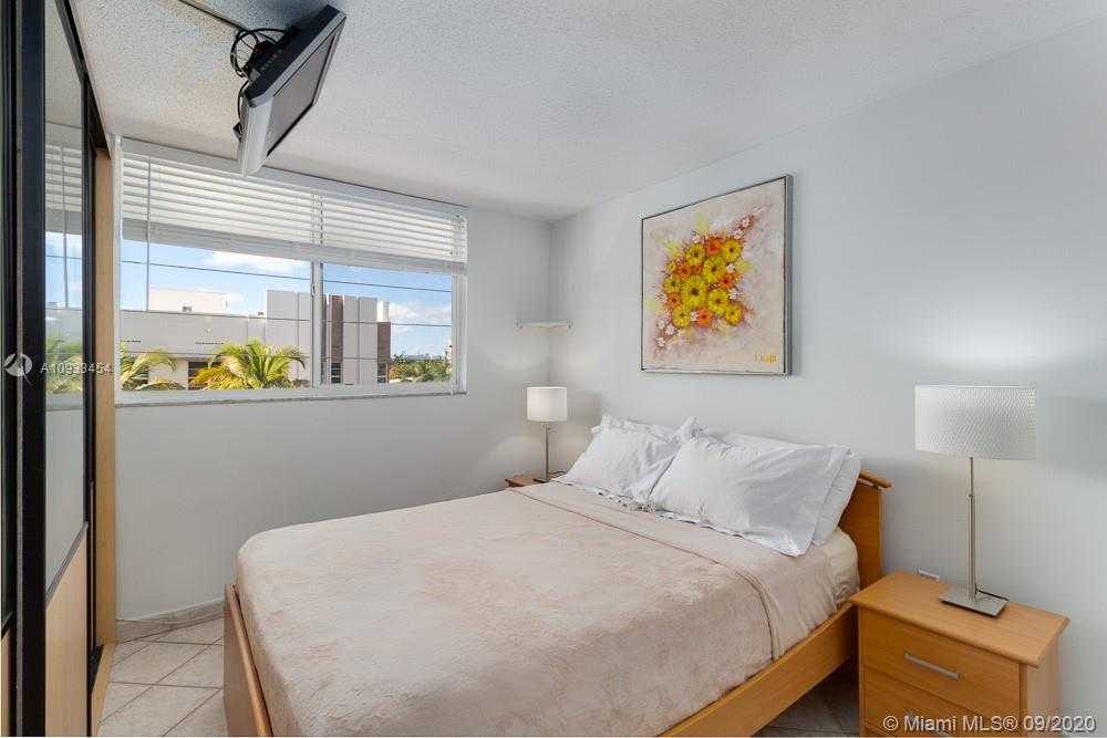 Small Image of 345 OCEAN DR #402, Miami Beach Number 8
