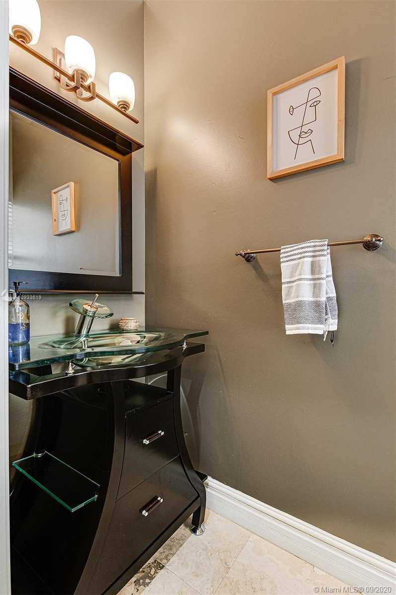 Small Image of 706 NORTH EAST 2ND ST #3, Fort Lauderdale Number 13